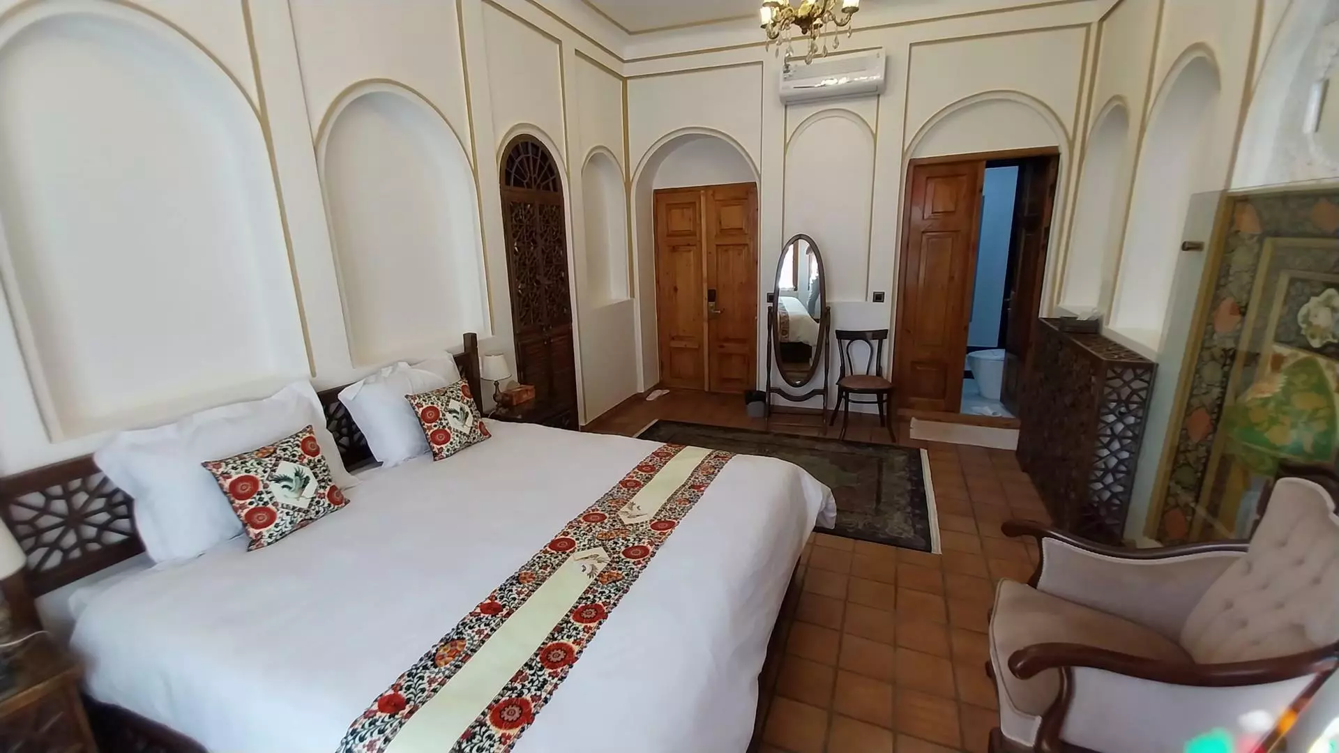 بوتیک عمارت میرزا مهدی فراش باشی ( سرخه ای )