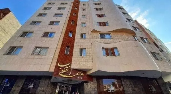 هتل انقلاب